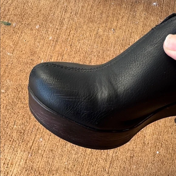 BOC Black Leather Slingback Clogs - Picture 4 of 4